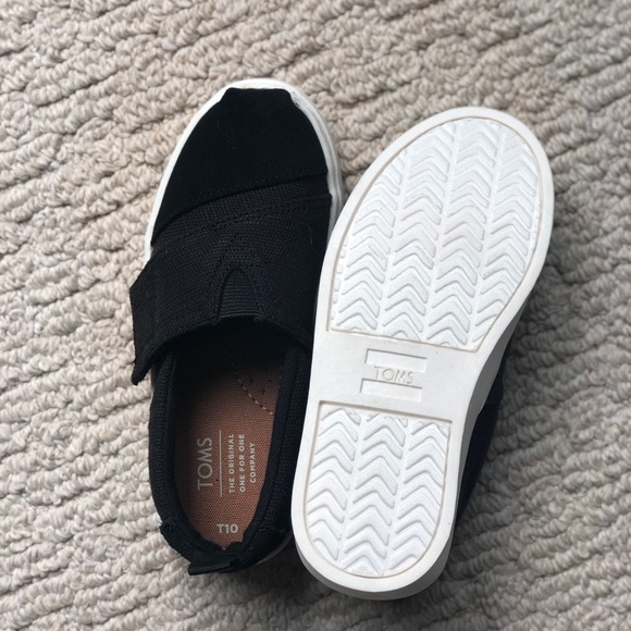 Toms toddler size 10 shoes - Picture 2 of 2